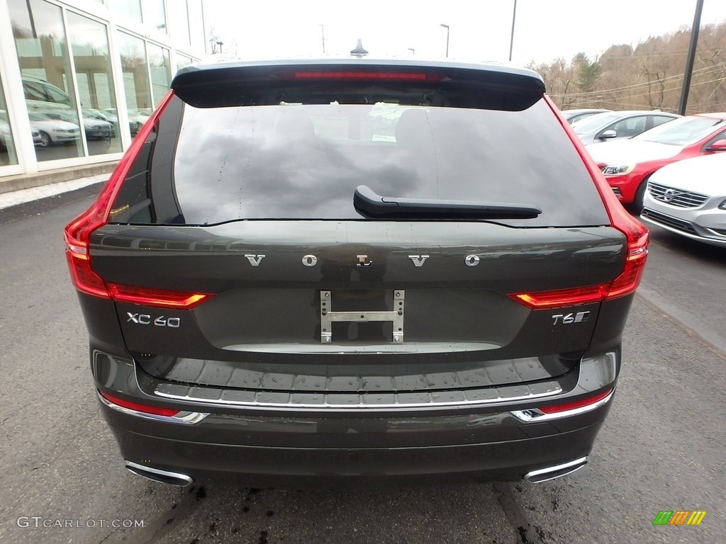 2018 XC60 T6 AWD Inscription - Pine Gray Metallic / Blonde photo #3