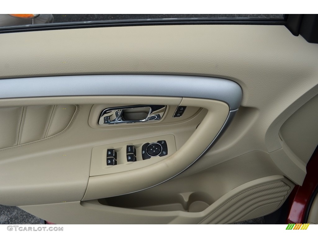 2018 Ford Taurus SEL Door Panel Photos