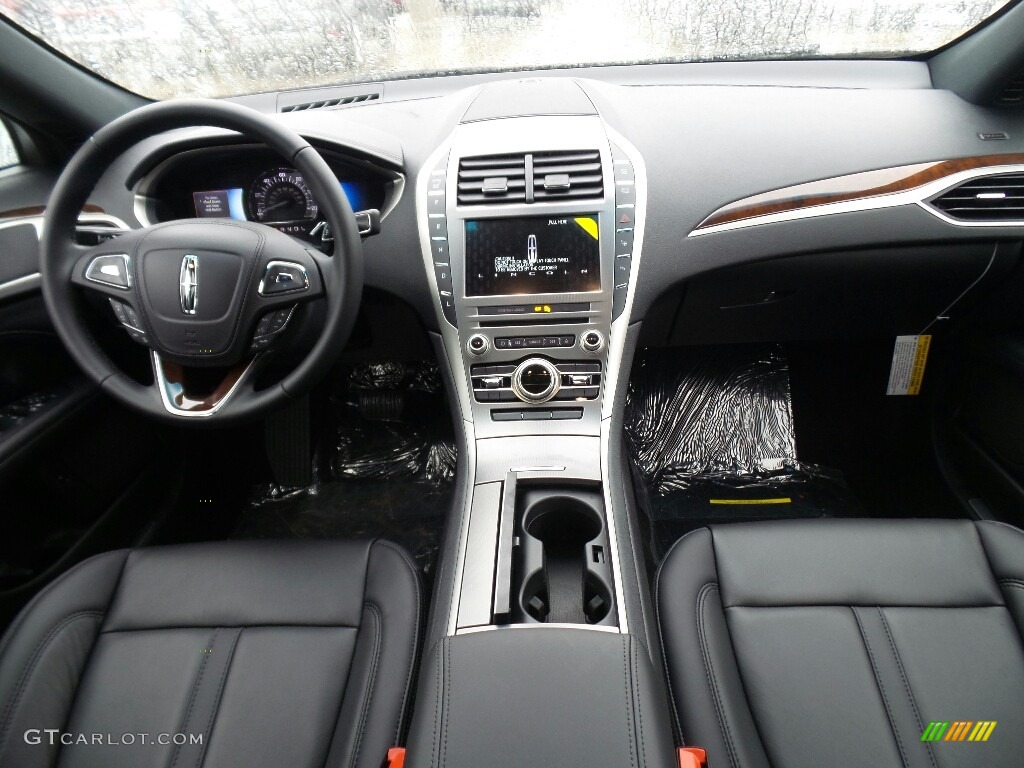 Ebony Interior 2018 Lincoln MKZ Hybrid Select Photo #126421000