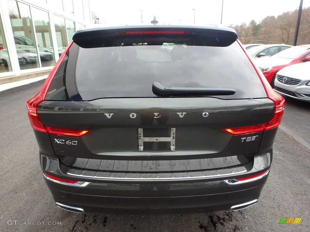 2018 XC60 T5 AWD Inscription - Pine Gray Metallic / Blonde photo #3