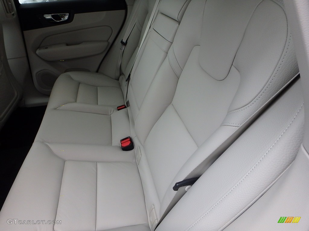 2018 Volvo XC60 T5 AWD Inscription Rear Seat Photo #126421540