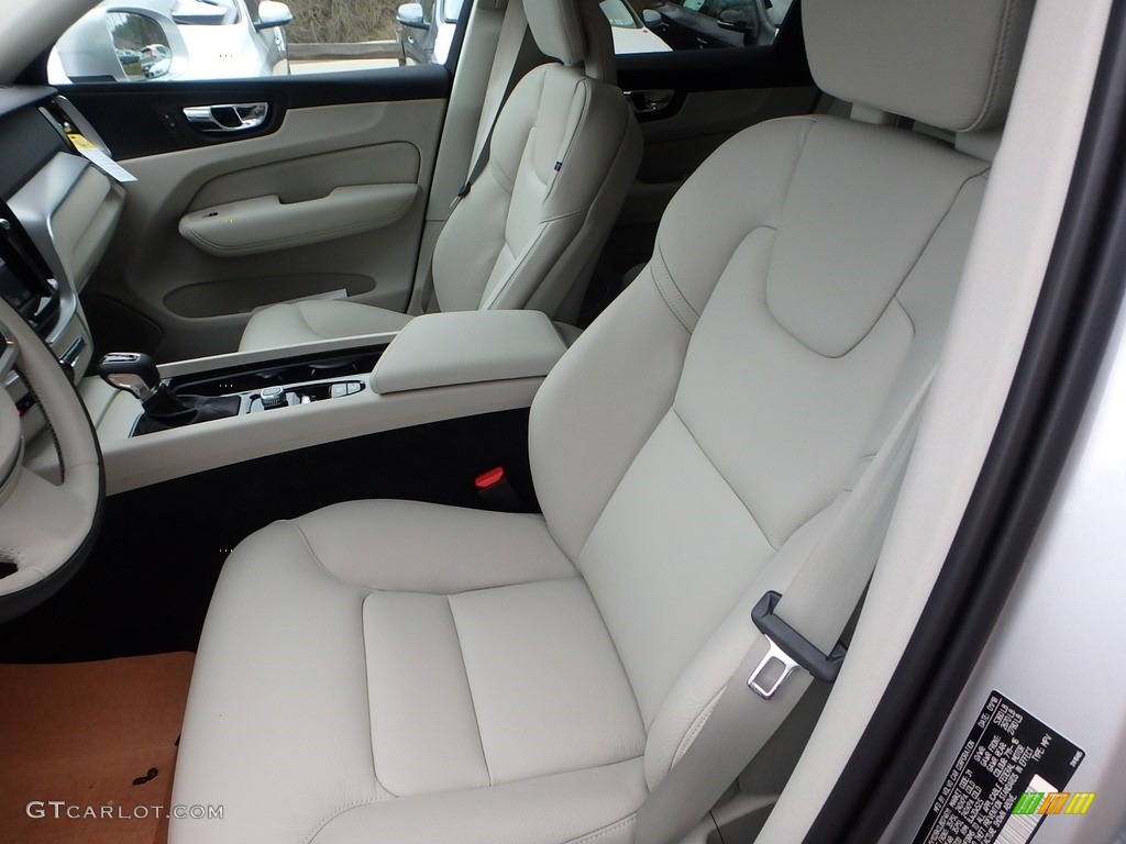 Blonde Interior 2018 Volvo XC60 T5 AWD Momentum Photo #126422242
