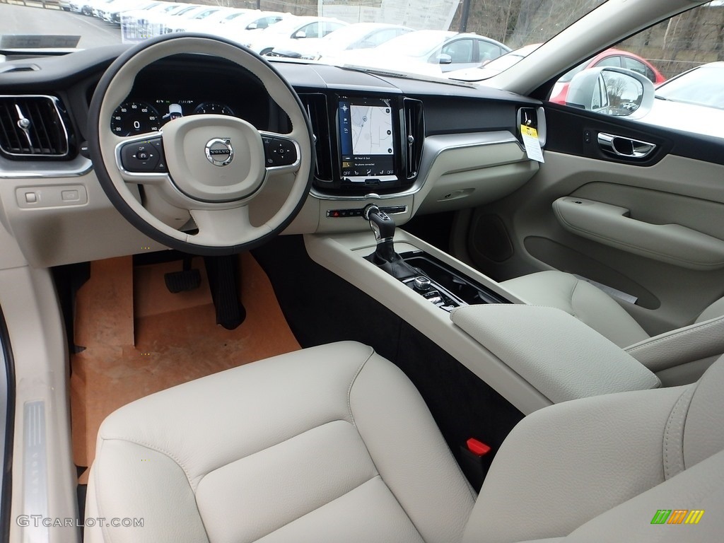Blonde Interior 2018 Volvo XC60 T5 AWD Momentum Photo #126422290