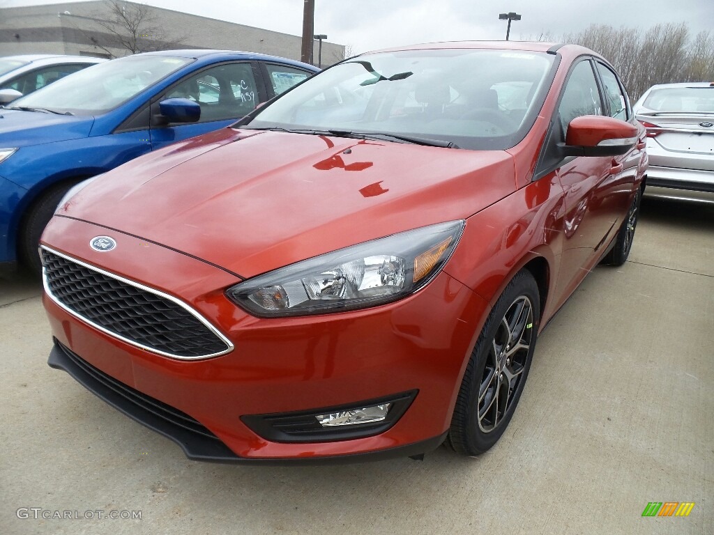 2018 Focus SEL Hatch - Hot Pepper Red / Charcoal Black photo #1