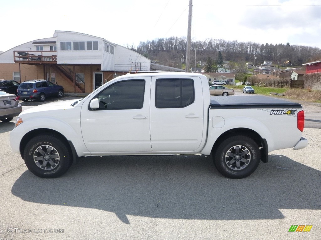 2017 Frontier Pro-4X Crew Cab 4x4 - Glacier White / Beige photo #2