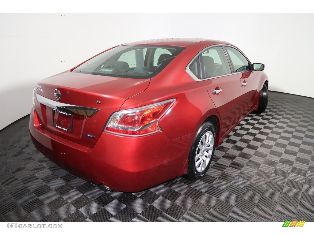 2014 Altima 2.5 S - Cayenne Red / Charcoal photo #14