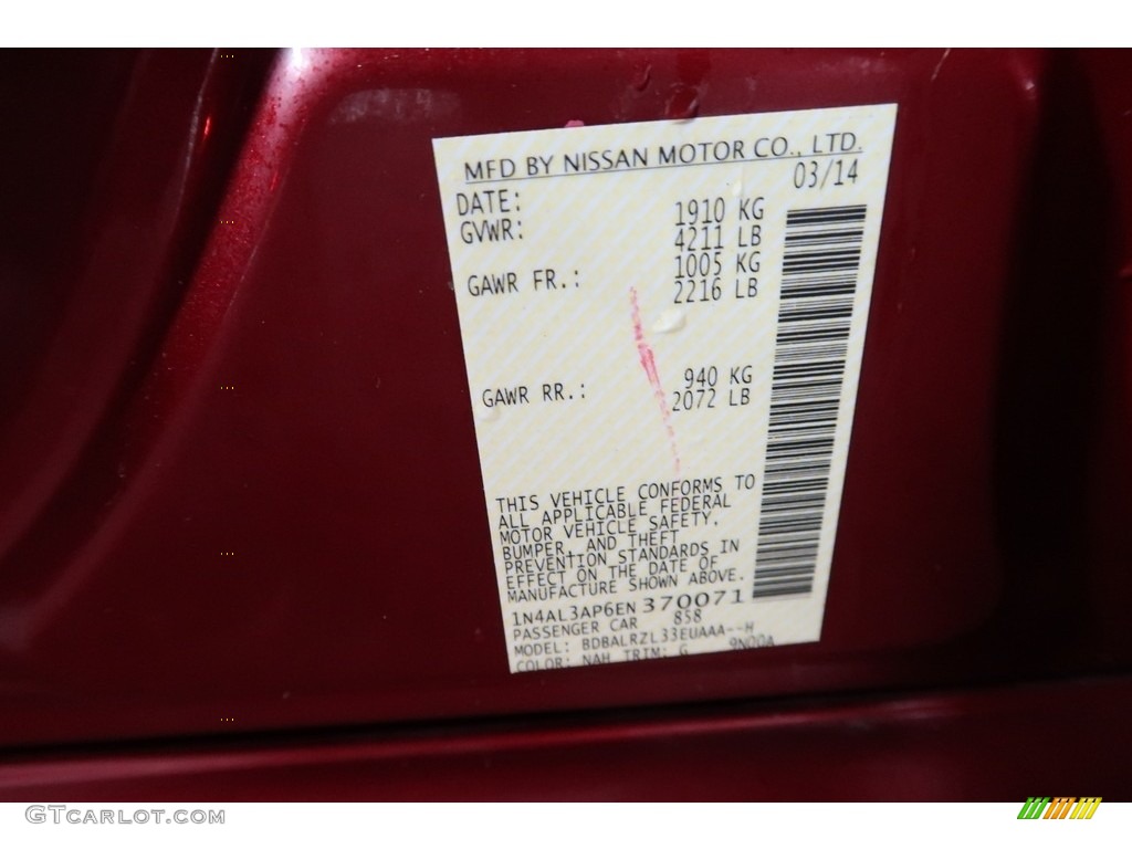 2014 Altima 2.5 S - Cayenne Red / Charcoal photo #37