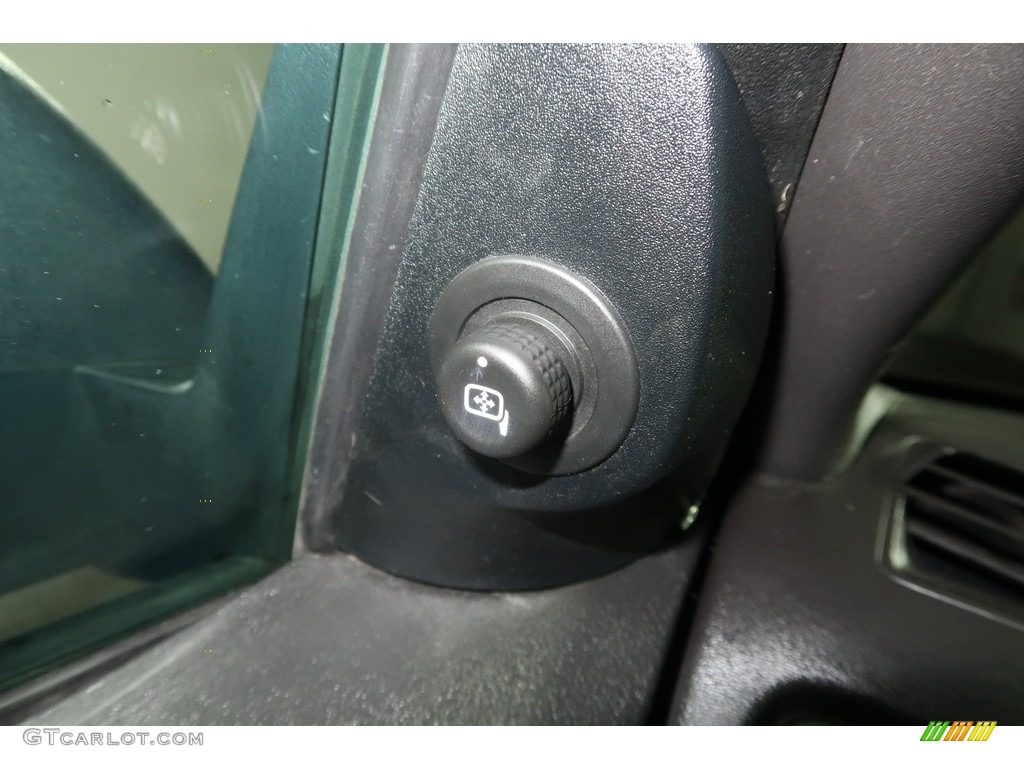 2010 Focus SE Sedan - Blue Flame Metallic / Charcoal Black photo #31