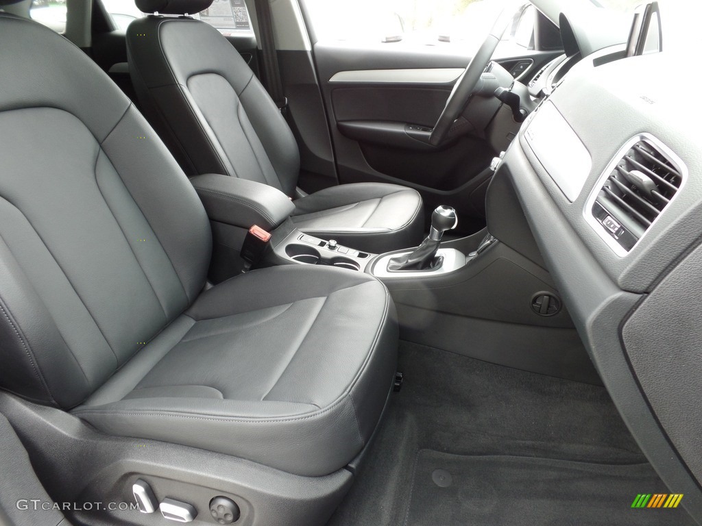 2017 Q3 2.0 TFSI Premium Plus quattro - Monsoon Gray Metallic / Black photo #12