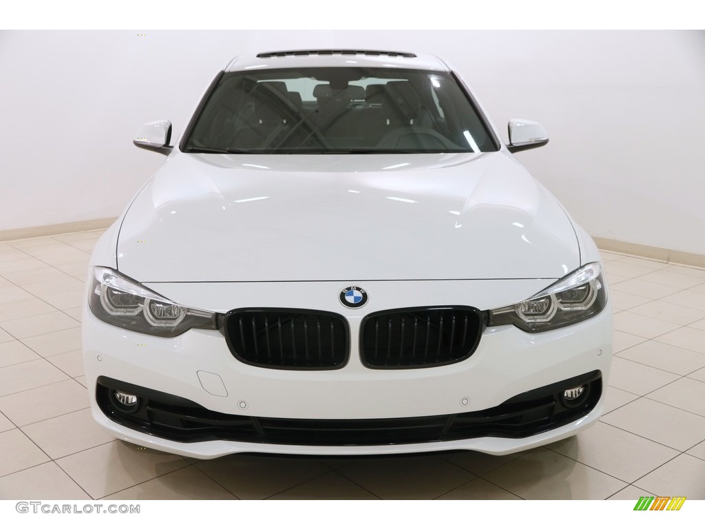 2018 3 Series 330i xDrive Sedan - Alpine White / Black photo #2