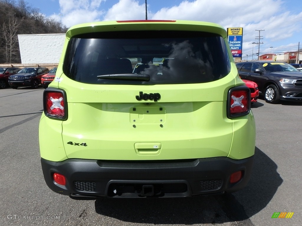 2018 Renegade Latitude 4x4 - Hypergreen / Black photo #4