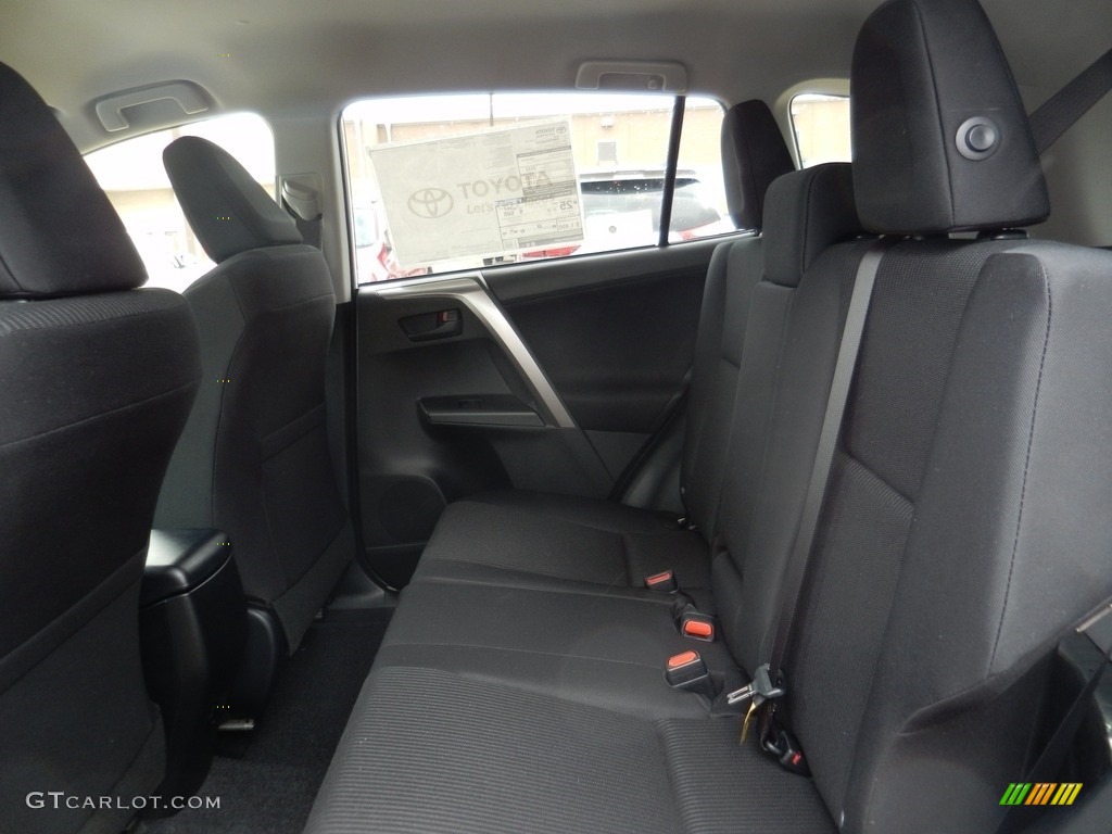 2018 RAV4 LE - Super White / Black photo #4