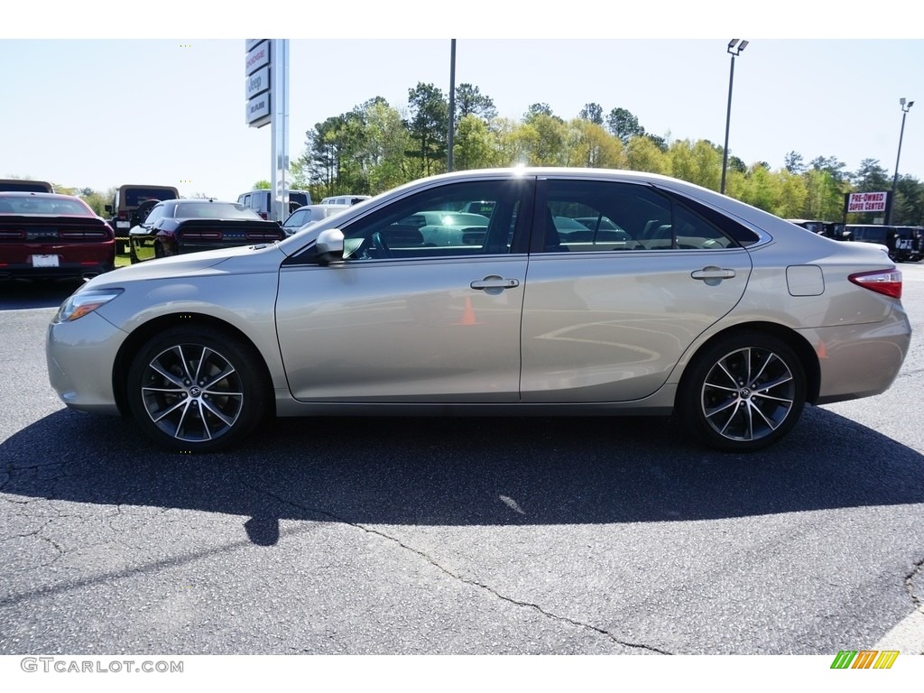 2015 Camry XSE - Creme Brulee Mica / Black photo #4