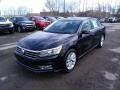 Deep Black Pearl - Passat SE Photo No. 2