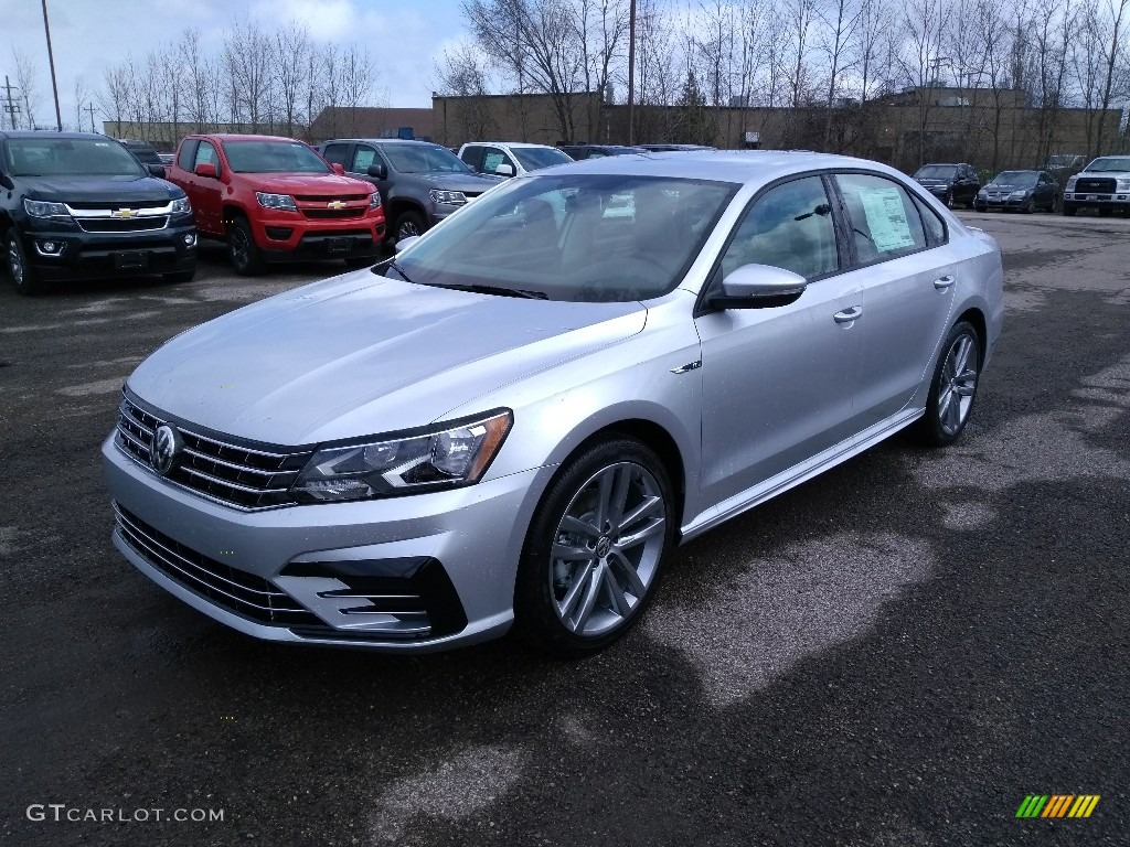 Reflex Silver Metallic 2018 Volkswagen Passat R-Line Exterior Photo #126449257
