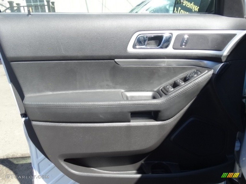 2015 Explorer XLT 4WD - Oxford White / Charcoal Black photo #8