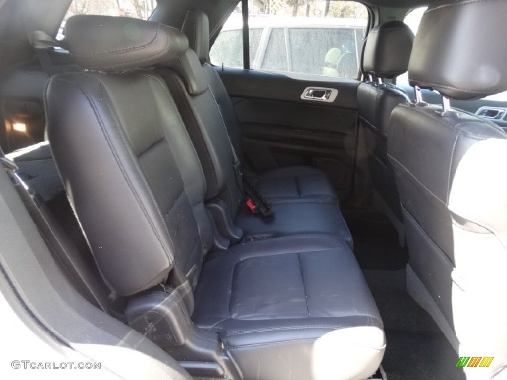 2015 Explorer XLT 4WD - Oxford White / Charcoal Black photo #22