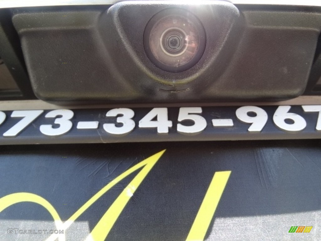 2015 Explorer XLT 4WD - Oxford White / Charcoal Black photo #34