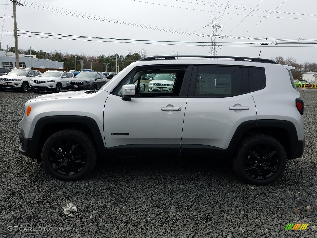 2018 Renegade Latitude 4x4 - Glacier Metallic / Black photo #3