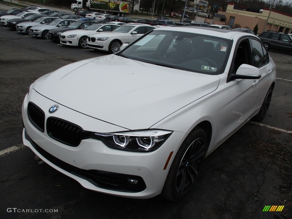 2018 3 Series 330i xDrive Sedan - Alpine White / Black photo #7