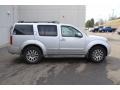 Brilliant Silver - Pathfinder LE 4x4 Photo No. 8