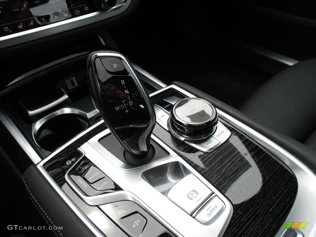 2018 7 Series 740i xDrive Sedan - Black Sapphire Metallic / Black photo #17