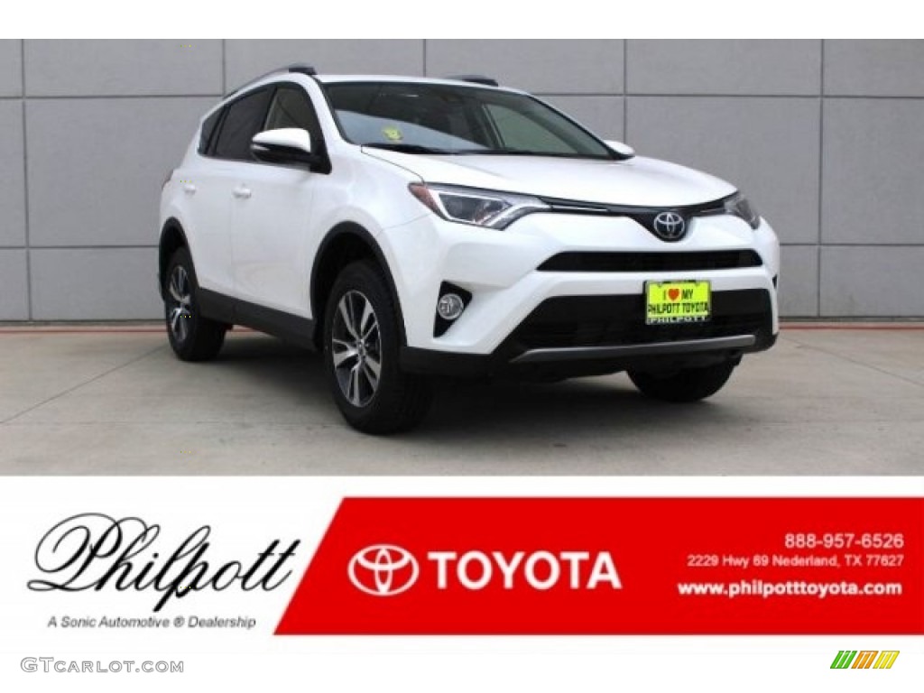2018 RAV4 XLE - Super White / Black photo #1