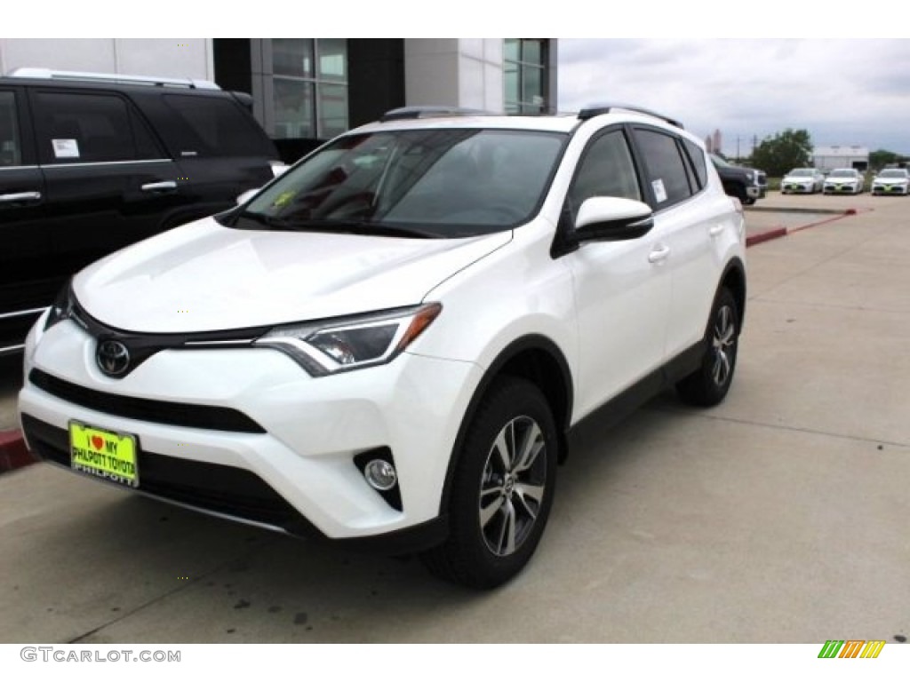 2018 RAV4 XLE - Super White / Black photo #3