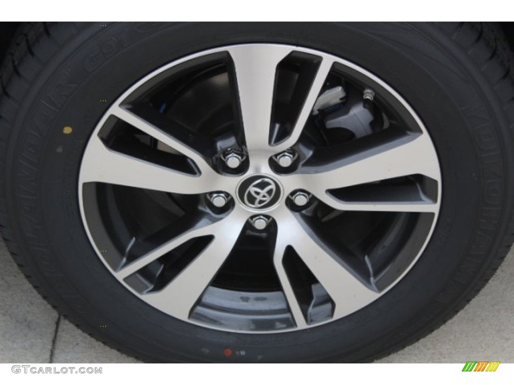 2018 RAV4 XLE - Super White / Black photo #5