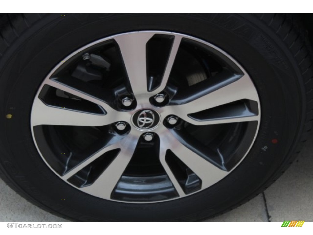 2018 RAV4 XLE - Super White / Black photo #9