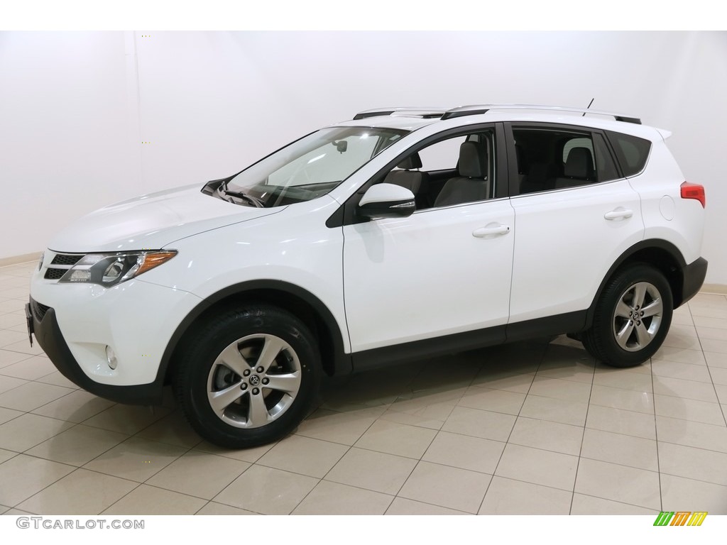 2015 RAV4 XLE - Super White / Ash photo #3