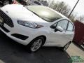 Oxford White - Fiesta SE Hatchback Photo No. 30