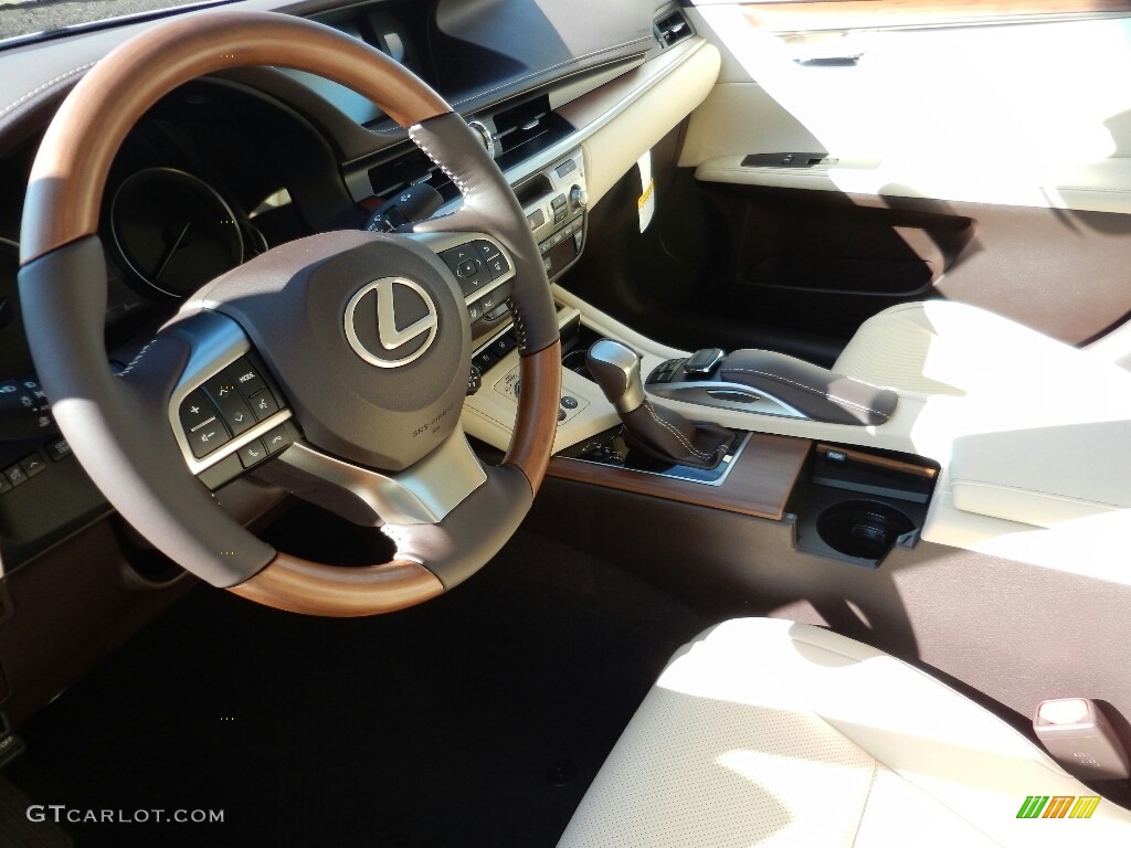 2018 Lexus ES 300h Parchment Steering Wheel Photo #126499277