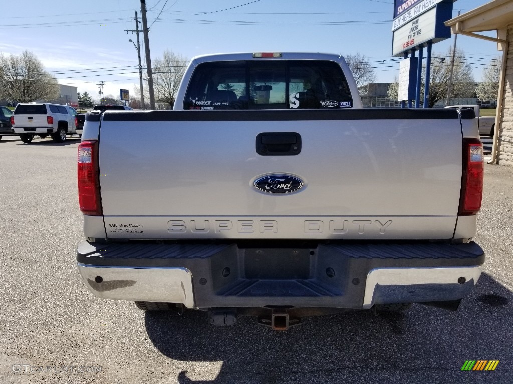 2010 F350 Super Duty Lariat Crew Cab 4x4 - Ingot Silver Metallic / Ebony photo #4