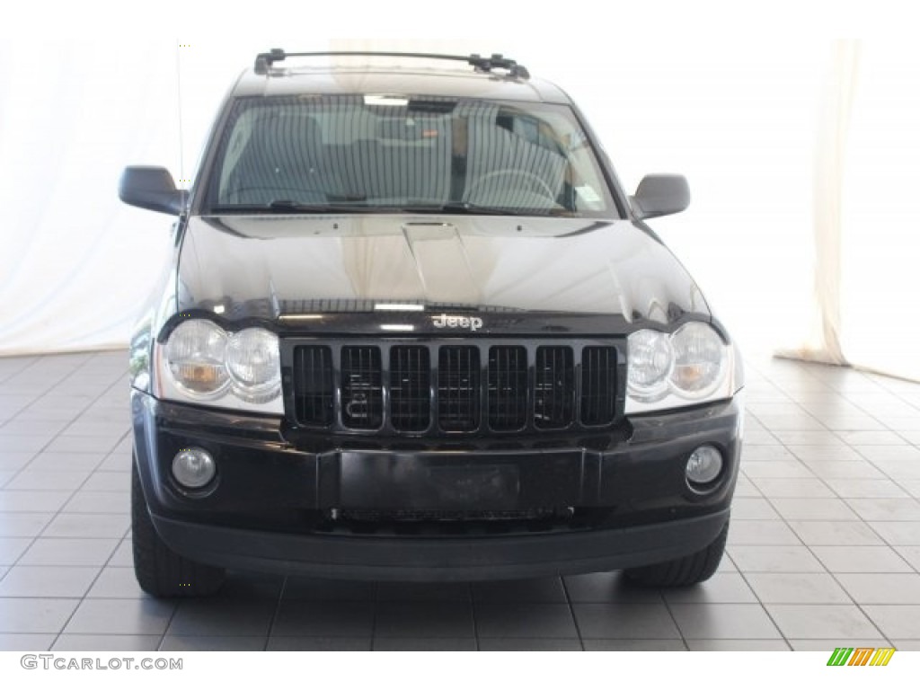 2007 Grand Cherokee Laredo 4x4 - Black / Medium Slate Gray photo #4