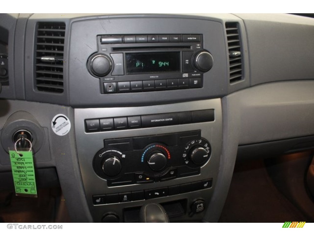 2007 Grand Cherokee Laredo 4x4 - Black / Medium Slate Gray photo #24