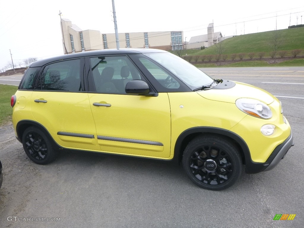 2018 500L Trekking - Giallo (Yellow) / Dark Slate Gray photo #6