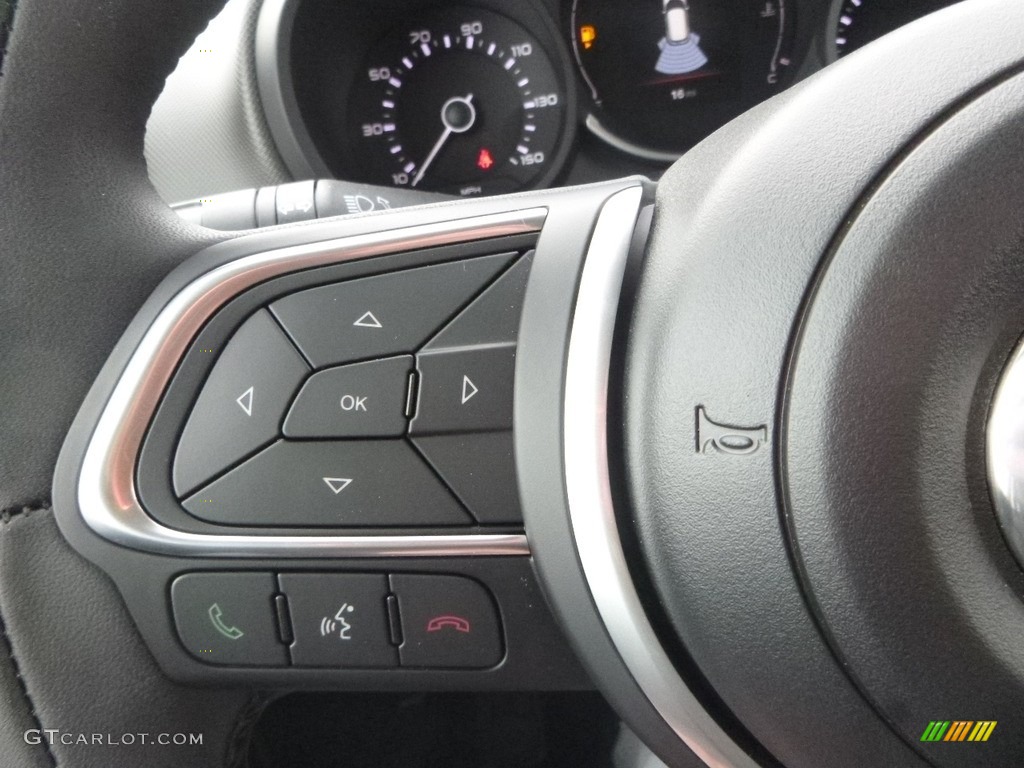 2018 Fiat 500L Trekking Controls Photos