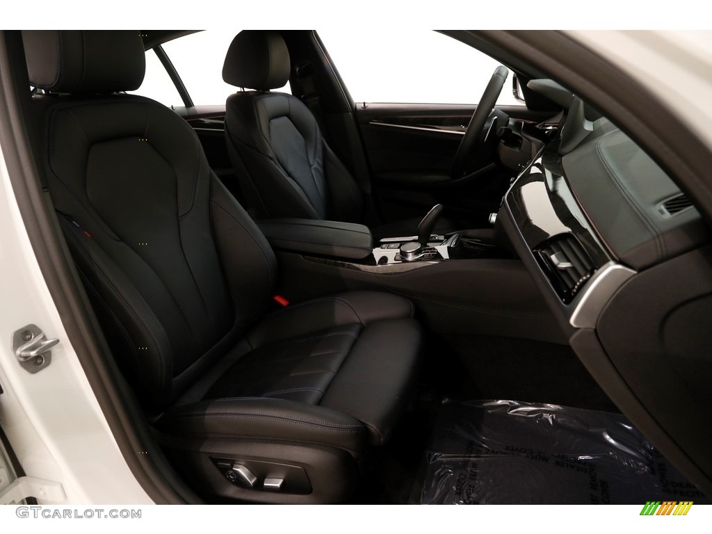 2018 5 Series 530i xDrive Sedan - Alpine White / Black photo #30