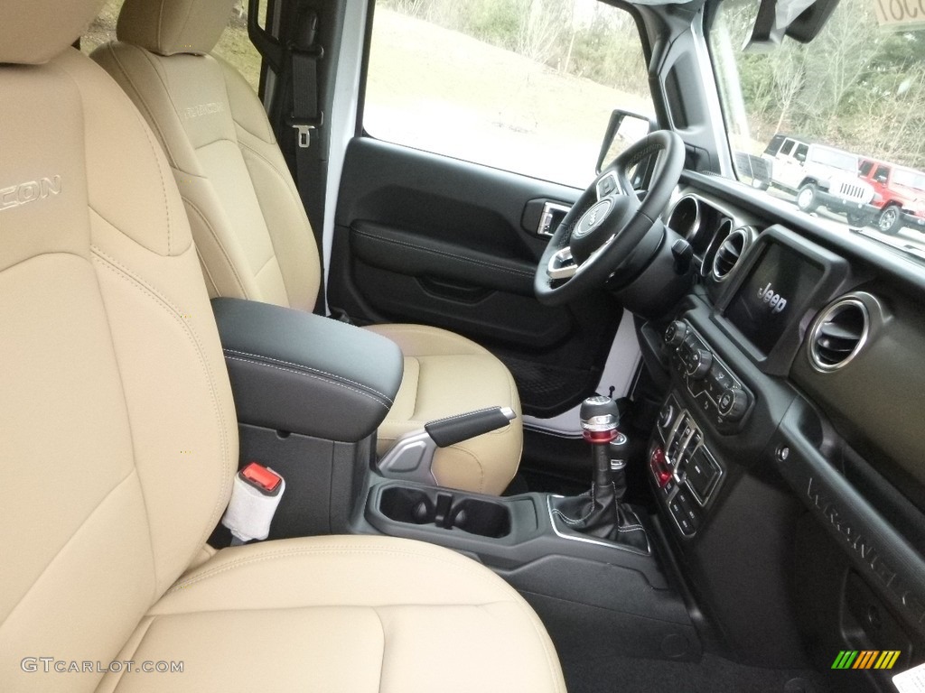 2018 Jeep Wrangler Unlimited Rubicon 4x4 Front Seat Photo #126524297