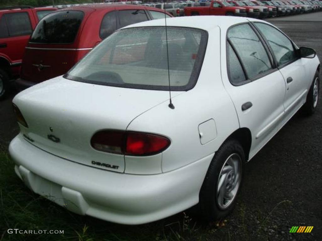 1998 Cavalier Sedan - Bright White / Gray photo #2