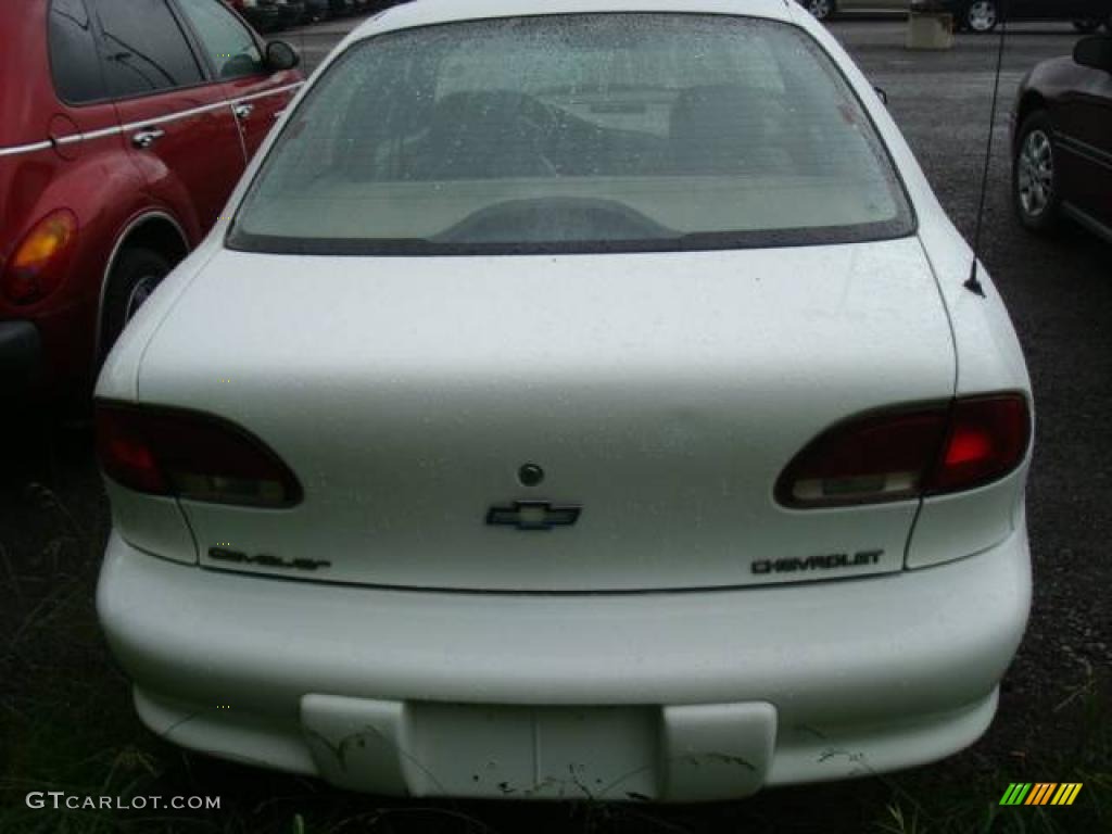1998 Cavalier Sedan - Bright White / Gray photo #3