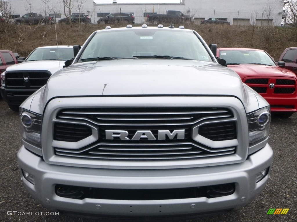 Bright Silver Metallic 2018 Ram 3500 Laramie Crew Cab 4x4 Dual Rear Wheel Exterior Photo #126526268