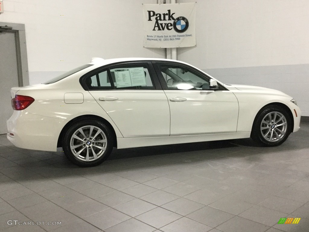 2018 3 Series 320i xDrive Sedan - Alpine White / Black photo #6
