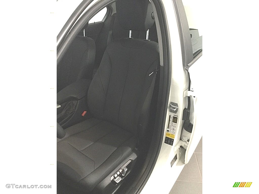 2018 3 Series 320i xDrive Sedan - Alpine White / Black photo #10