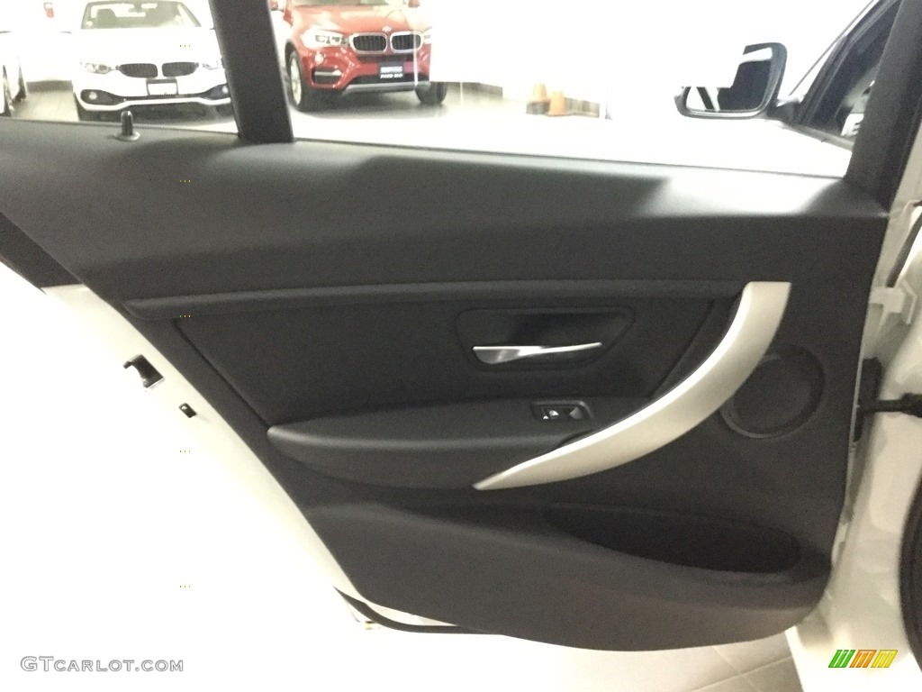 2018 3 Series 320i xDrive Sedan - Alpine White / Black photo #12