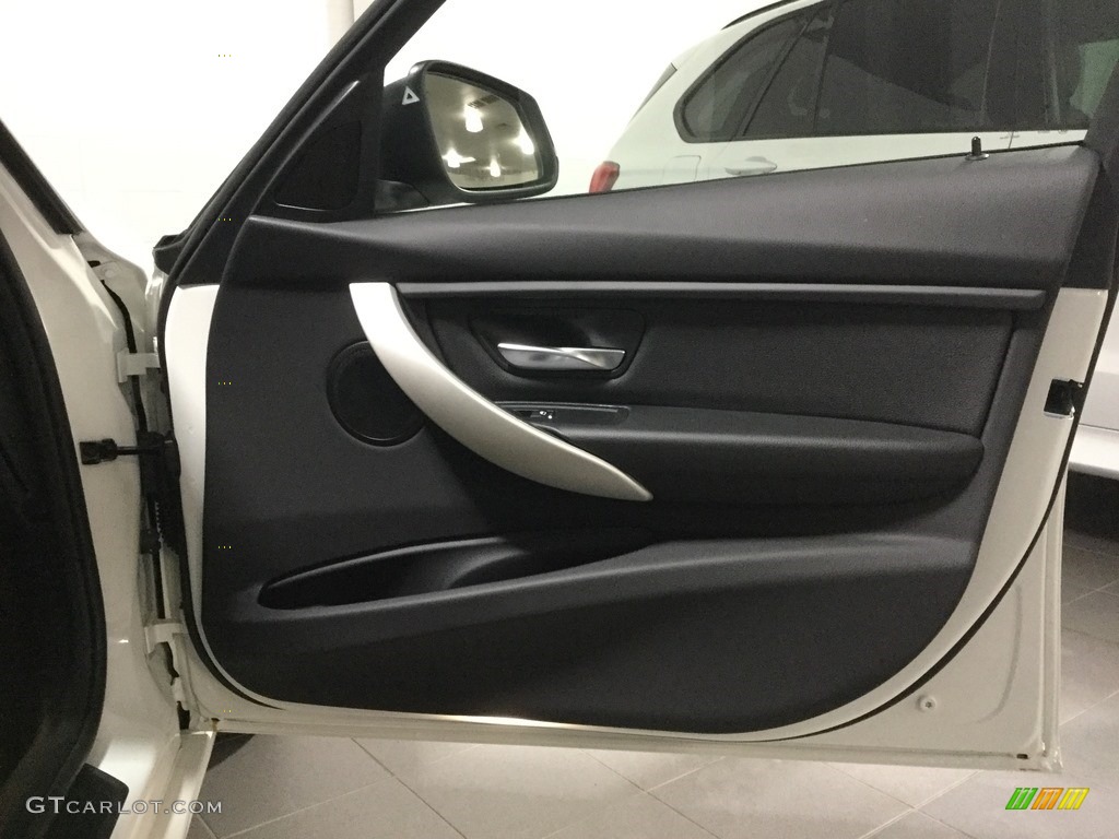 2018 3 Series 320i xDrive Sedan - Alpine White / Black photo #15