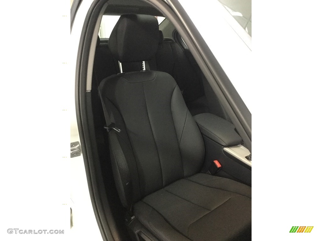 2018 3 Series 320i xDrive Sedan - Alpine White / Black photo #16