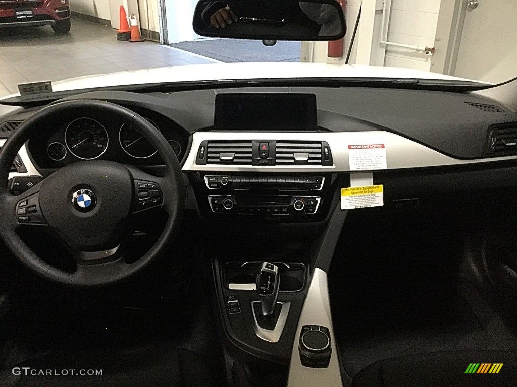 2018 3 Series 320i xDrive Sedan - Alpine White / Black photo #21
