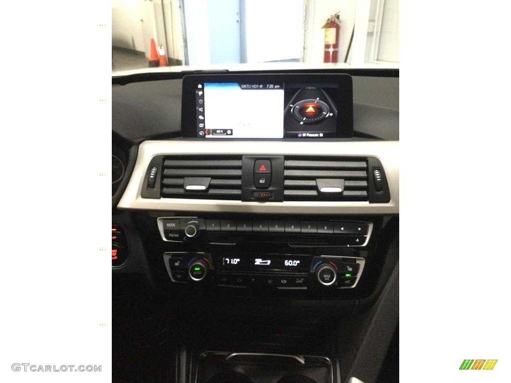 2018 3 Series 320i xDrive Sedan - Alpine White / Black photo #24